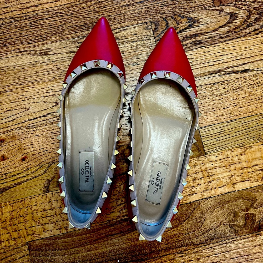 Valentino Garavani Rockstud Pointed Toe Leather Flats Red Size 38